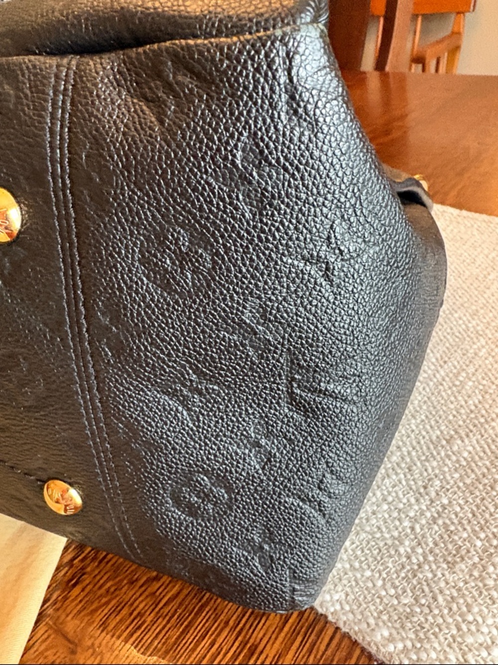 Louis Vuitton Black Artsy - Picture 5 of 9